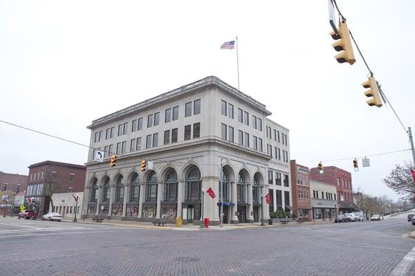 Peoples Bank Headquarters on the corner of 2nd and Putnam St