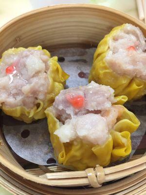 Siu mai (steamed pork dumplings)