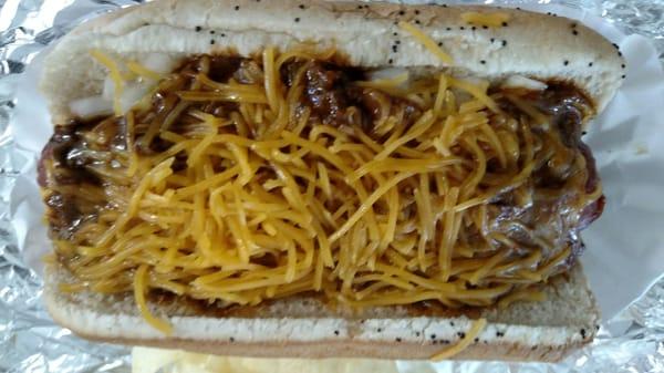 Chili cheese dog