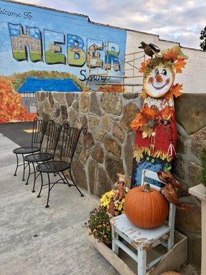 Scarecrow Stroll w/ Heber's Latest Mural!