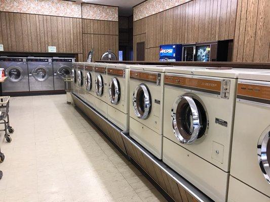 Mama's washer brokededed so, I'm kicking it old school with some old skooooool washers!