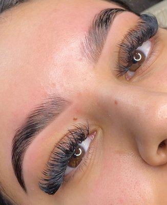 Brow lamination, tint & threading