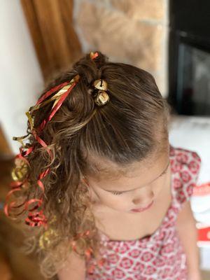 She did my daughters hair for a Christmas  party