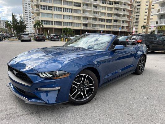 I rented this mustang. Car was brand new.