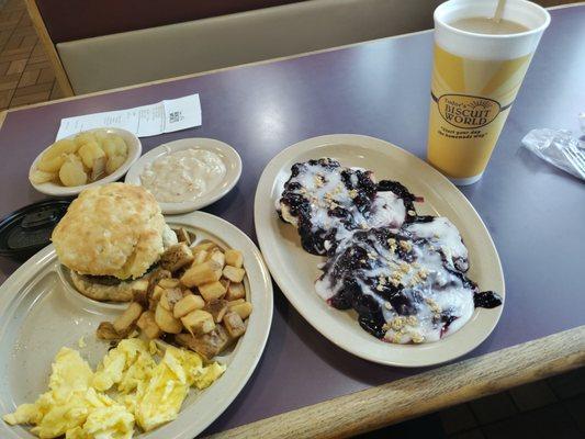 Best biscuits I ever had. I loved the blackberry biscuits. Nice spot to check out