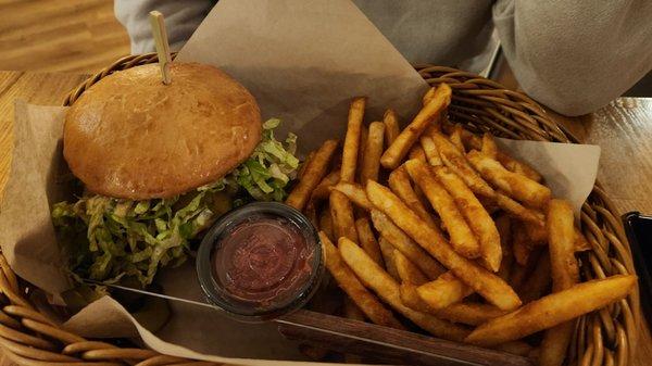 Bacon Cheeseburger with fries