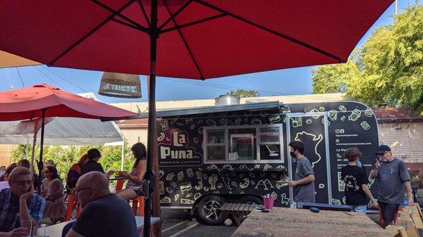 9/19/2921 - FoodTruck on Cerveceria del Pueblo - Pasadena, CA.