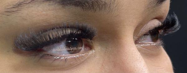 Beautiful Volume Cat-eye lashes