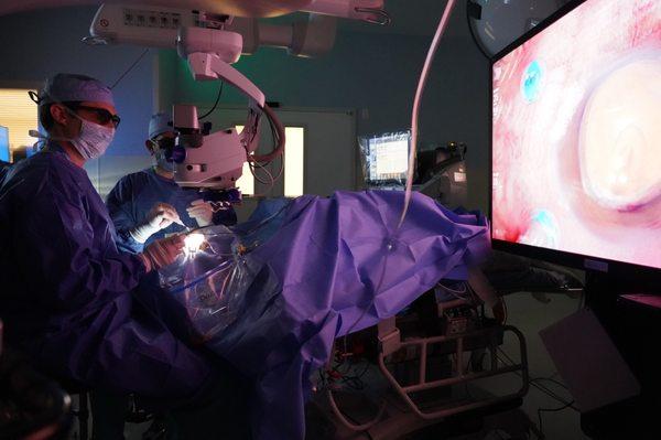 With 3-D glasses, Dr. Jansen is able to visualize the eye in enhanced definition.