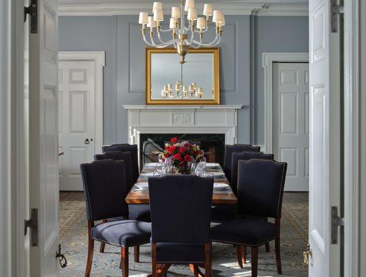 Dining Room at Great Oak Manor, Common Table