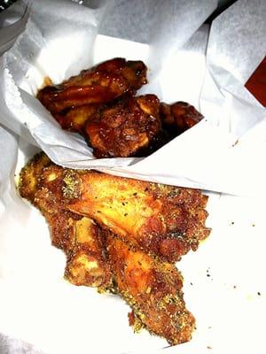 Top spicy bbq. Bottom: lemon pepper wings.