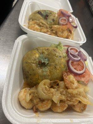 Mofongo con camarones al ajillo