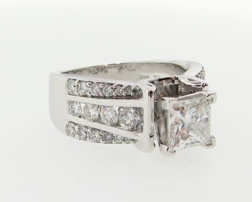 Traditional/trending bridal ring. 14K white gold and diamond