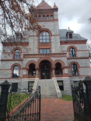 Hampshire County Courthouse