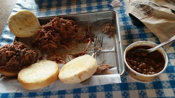 My wife and I and one of our extended family members Rashelle eat the pulled pork sandwich and it was banging.....great job