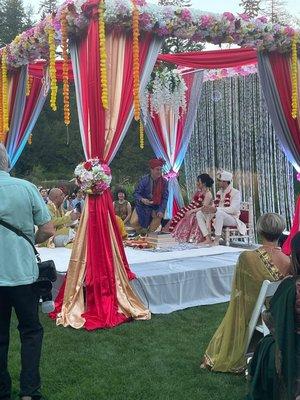 Quang did a great job understanding what we wanted for the Indian wedding, and she delivered on our expectations.