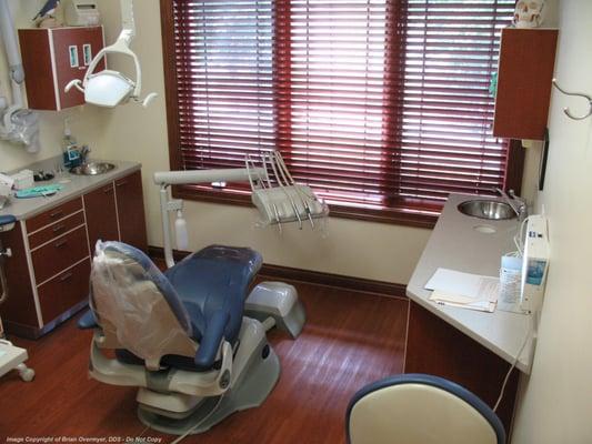 5 private patient operatories that are spacious and airy, making them extremely comfortable. There are windows in every operator