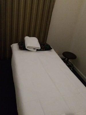 Simple room... But great prices & the massages are the BEST! They also use hot towels