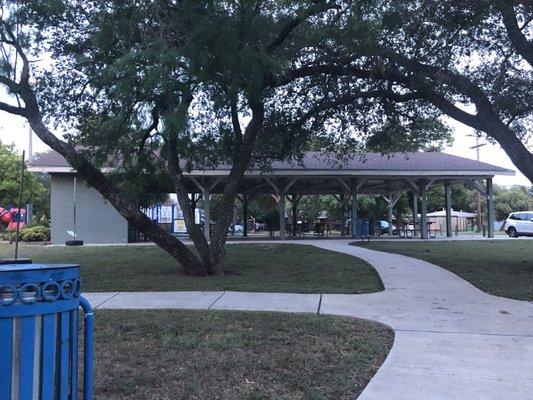 Nice pavilion with picnic tables, restrooms and water fountains.