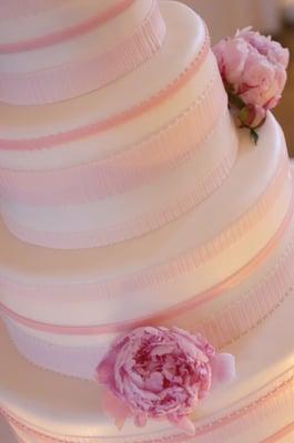 pink peony weedding cake