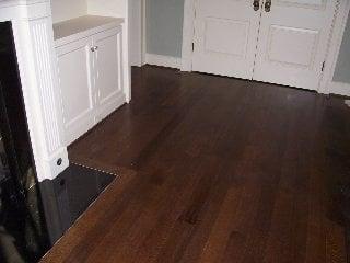 Fine Quarter-Sawn White Oak Plank in a Tanglewood Residence