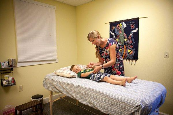 Children like acupuncture.