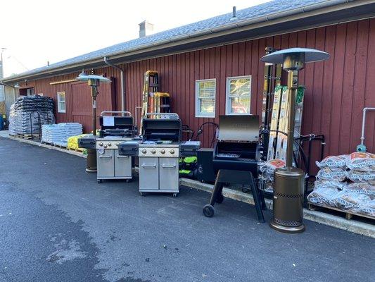 Traeger, Broil King BBQ grills. Outdoor Living!!!