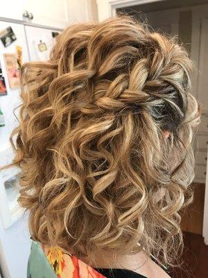 Bridesmaid halfdo by Hana