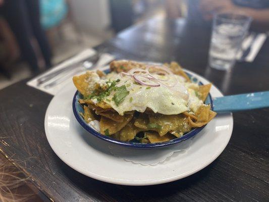 chilaquiles in green salsa