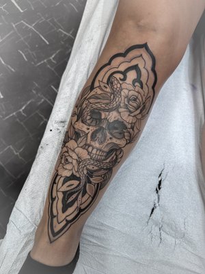 Skull and Snake Flower design by Joe Ball