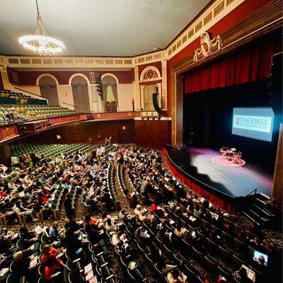 Wilshire Ebell Theatre - house filling up before the show