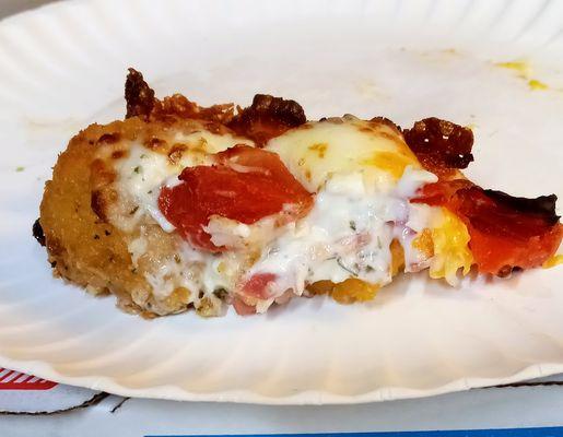 this is the Specialty Chicken  Crispy Bacon & Tomato.  I add gooey cheese to that  :)