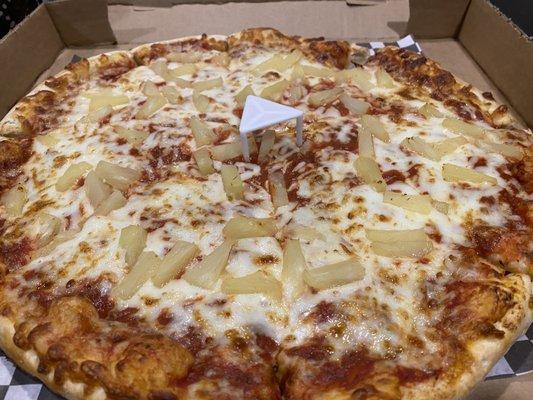 Large pineapple pizza