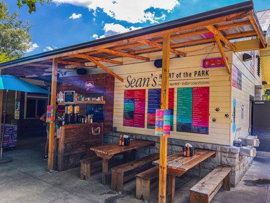 Cute little eatery in the heart of one of Atlanta's parks