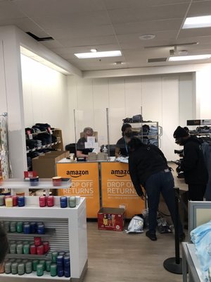 Amazon return center