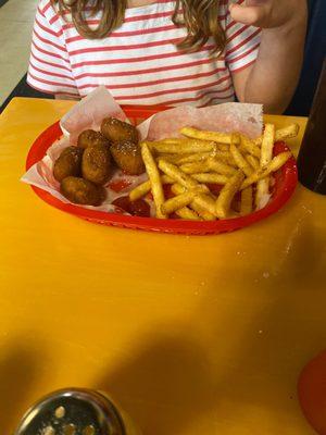 Kids mini corn dogs with fries