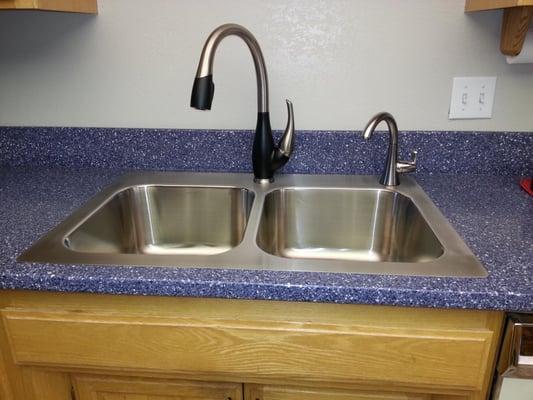 Kohler Sink with Delta Fuse faucet and Touch-Flo Filtered Water Tap