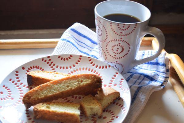 coffee maker and other appliances in cabin to make fresh coffee anytime