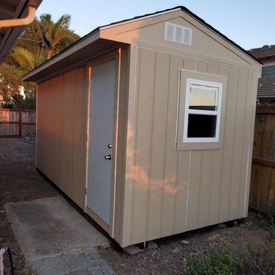 16x7 ' with 1' overhang Cherokee model 32" door on this side