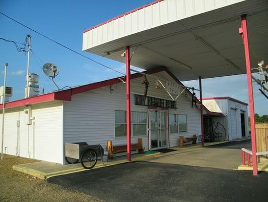 The Phalba Store is what the Local's call it.   It's Hyde's Country Store, as well.