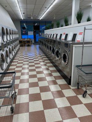 Always tidy, spacious and clean.  All washers are less than two years old and top-of-the-line