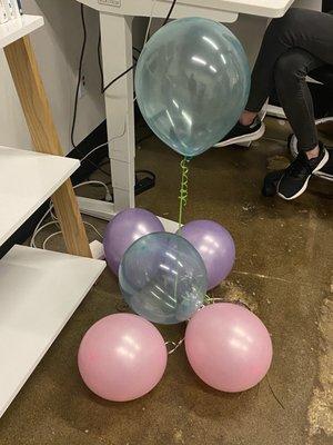 Balloons deflated less than 12 hours after purchase.