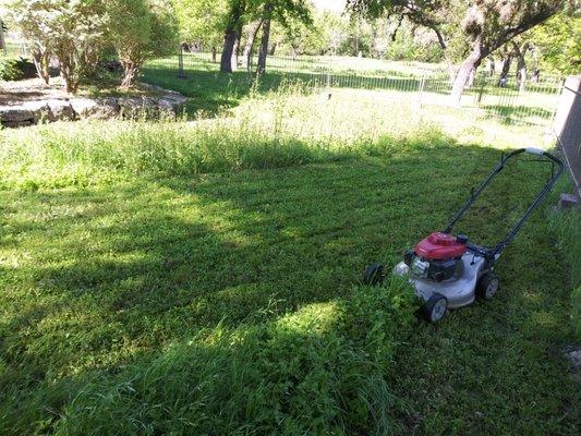 We mulch,bag, or discharge grass clippings.