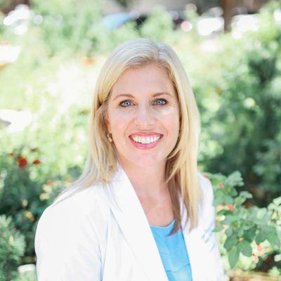 Dr. Jacquelyn Pariset - Owner of Omnia Health