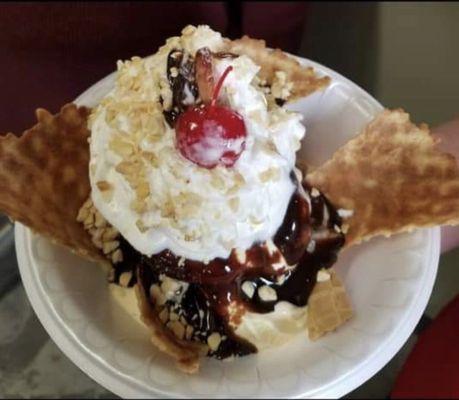 Waffle sundae