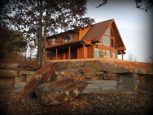 Outback Lodge - 3 bedroom with beautiful mountain views, fire pit, walking trails - 50 acres