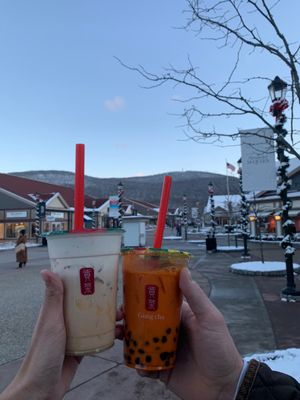 Black milk tea and thai ice tea with bubble