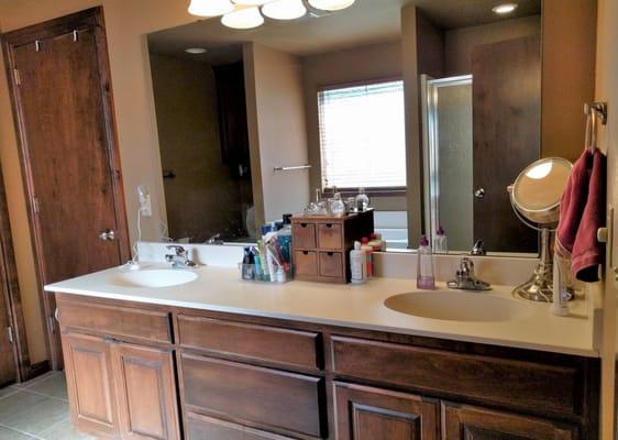 Bathroom vanity