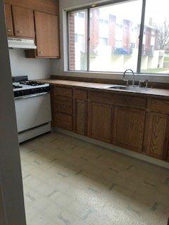 Kitchen in 2 bedroom