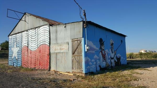 Beautiful Texas artwork ..it takes talent to paint on corrugated tin Y'all.very impressed!! Keep up the good work Rankin people notice!